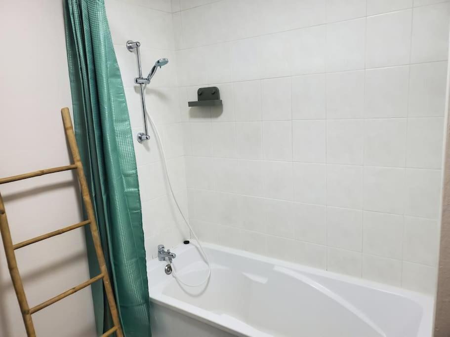 Appartement Moderne En Ville Armentières Dış mekan fotoğraf